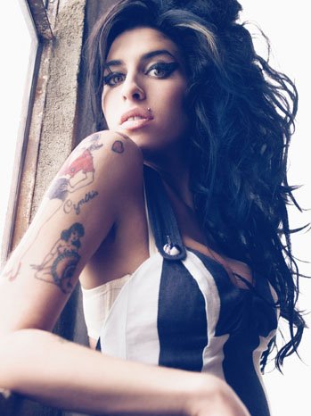 Amy-Winehouse- Adams
